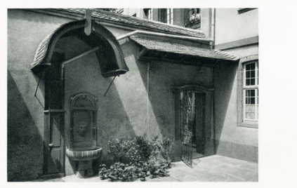 Ein Bild, das draußen, Fenster, Schwarzweiß, Gebäude enthält.

KI-generierte Inhalte können fehlerhaft sein.